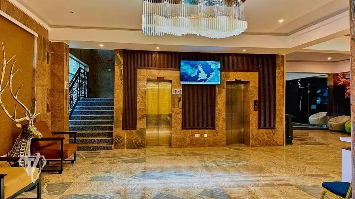 Luxury King Room